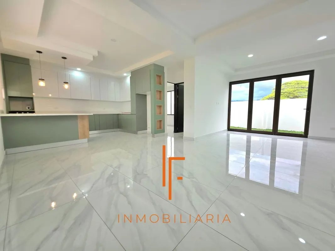 Excellent finishes in the best area of Curridabat, near schools, supermarkets and easy access.
