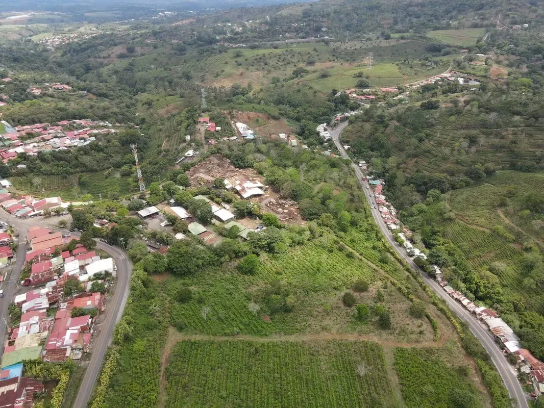 Se venden terreno a 5 minutos del Centro de Naranjo, Alajuela (AD)