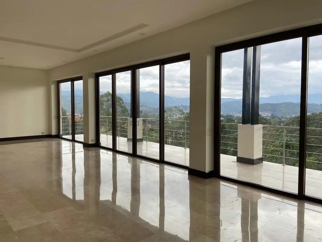 Se vende casa con espectacular vista, H.Gregal, Curridabat (AD)