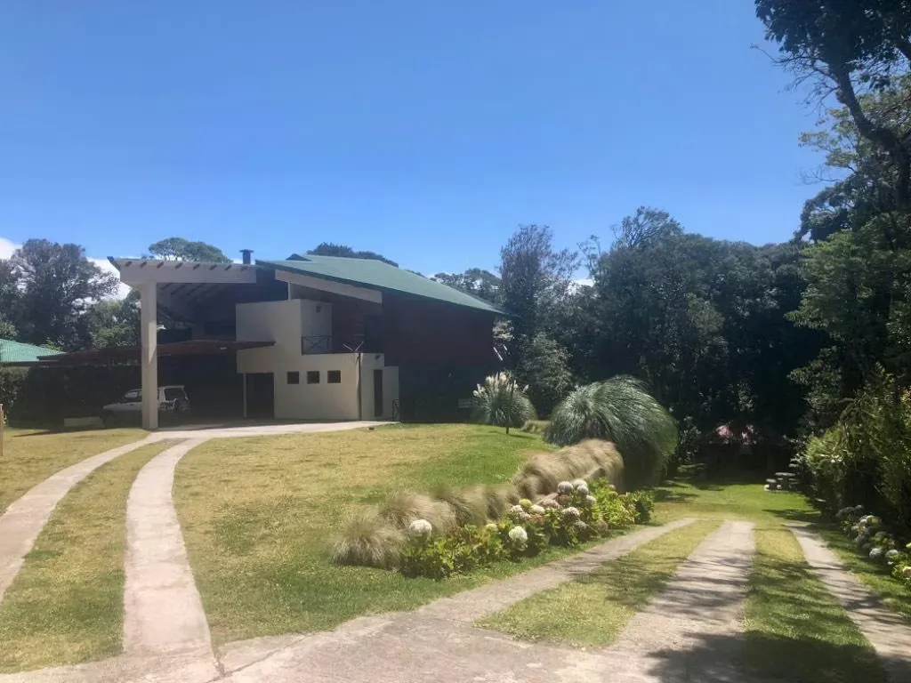 Se Vende Espectacular Casa en San Rafael de Heredia