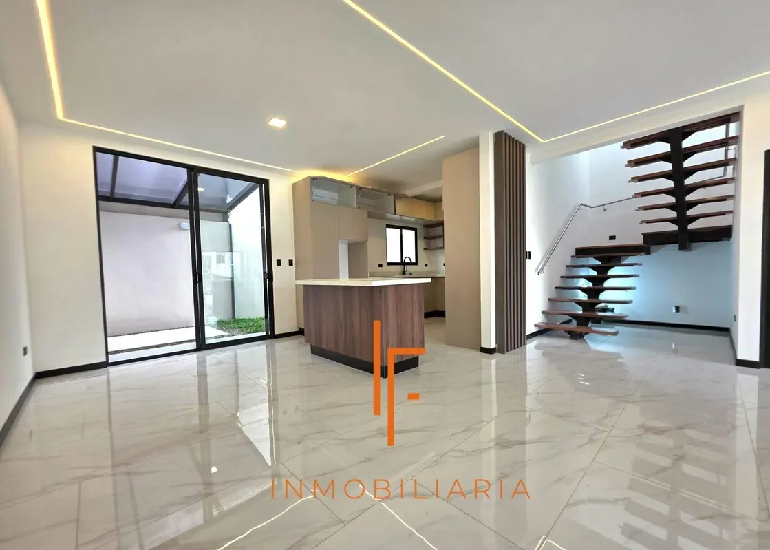 Sale house to premiere in condominium, Excellent finishes.