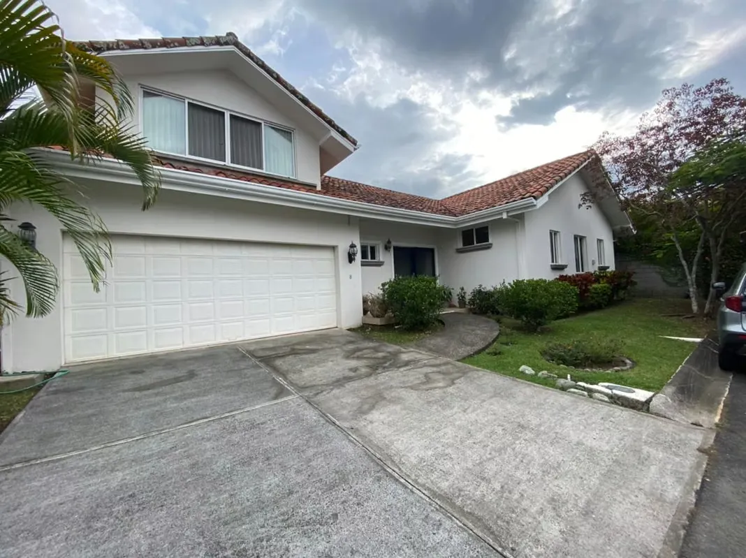 Sale. Santa Ana, Piedades. Safety with common areas