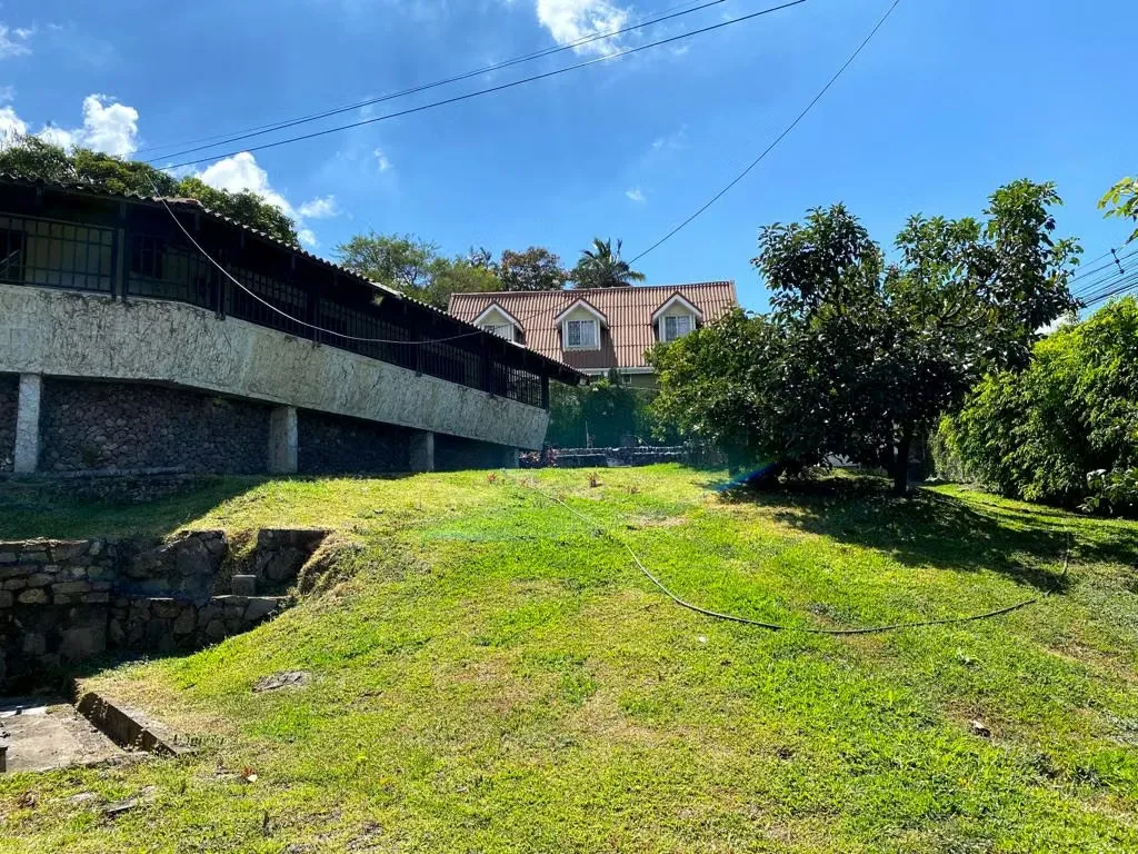 SALE PROPERTY WITH GOOD LAND
