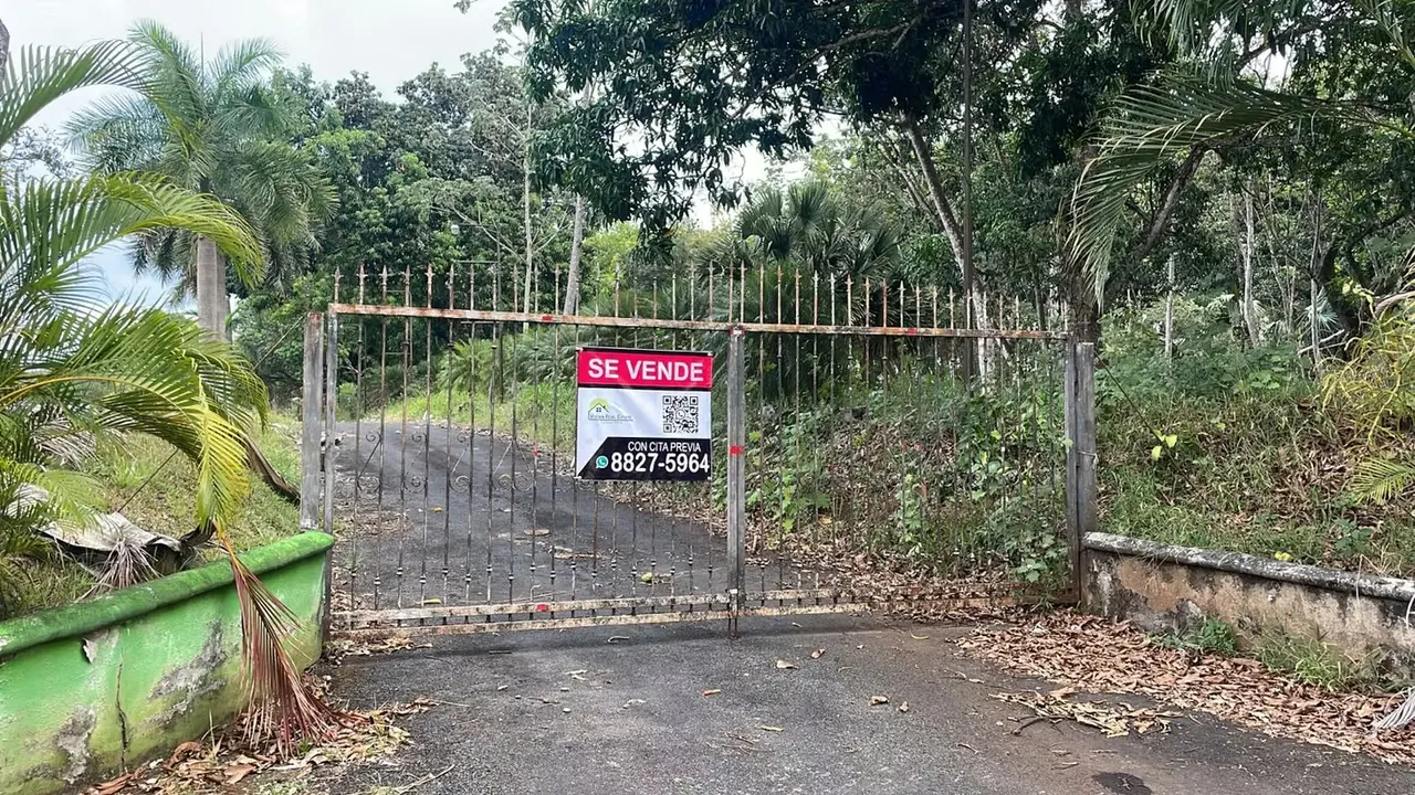In front of the University of Costa Rica Esparza Puntarenas fully ...
