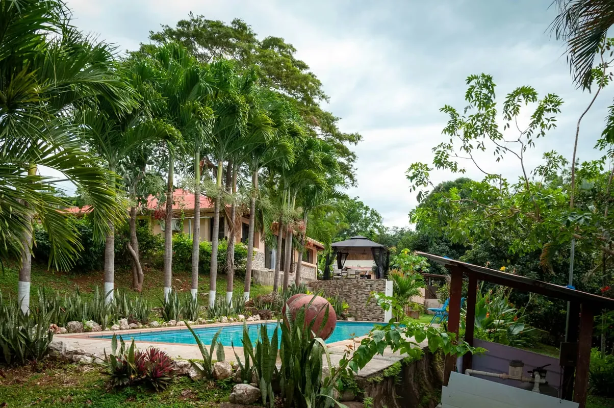 Casa Quinta en Esparza | Piscina, Casa de Huéspedes y 2.440 m² de Terreno