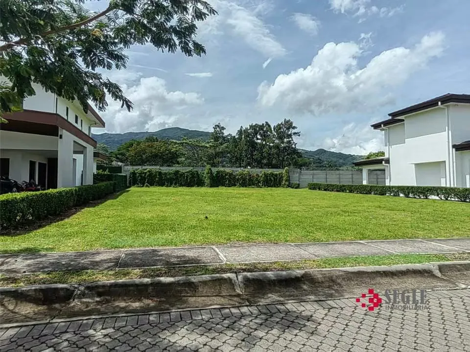 Lot for sale, Santa Ana Río Oro