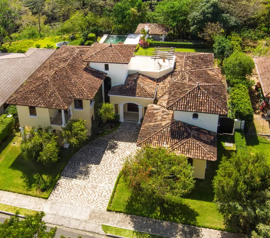 Se Vende Residencia de Lujo en Santa Ana