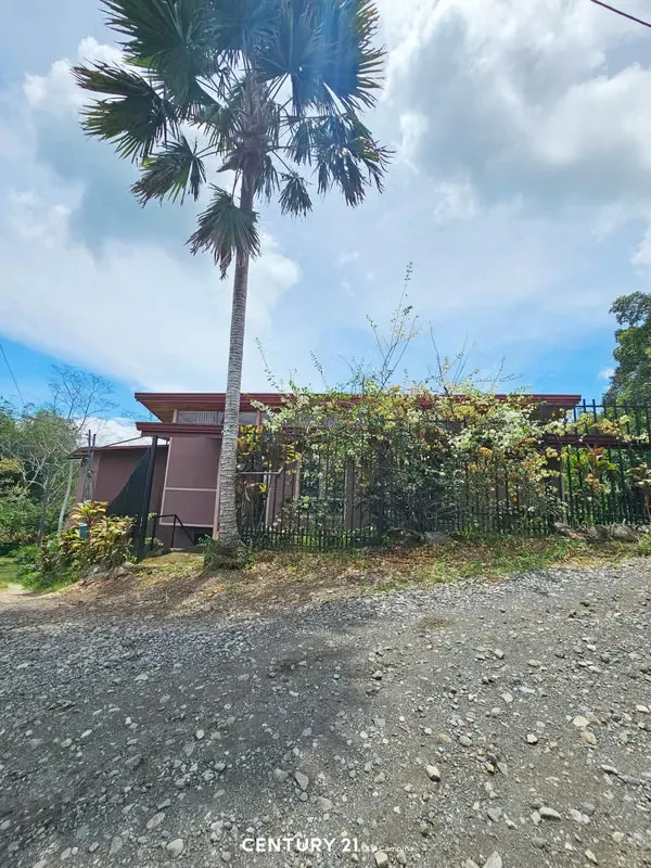 Country house for sale in El Carmen de La Suiza, Turrialba, Cartago.