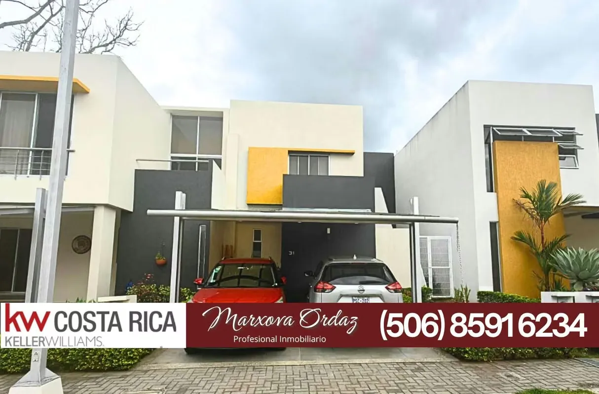 Venta de Casa Moderna en Condominio Privado en Piedades de Santa Ana