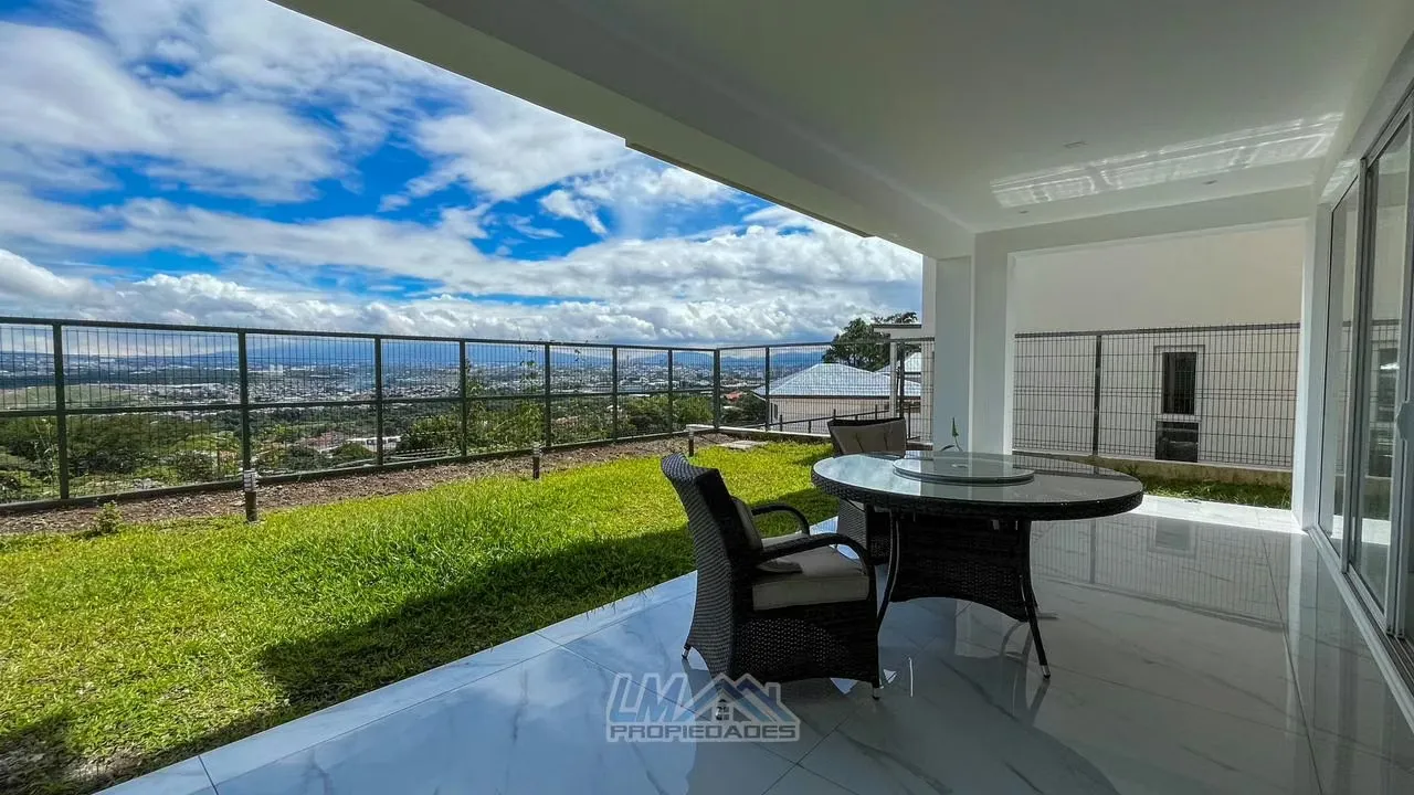 Se Vende. Escazu. Hogar familiar con excelente ubicación y amenidades premium.