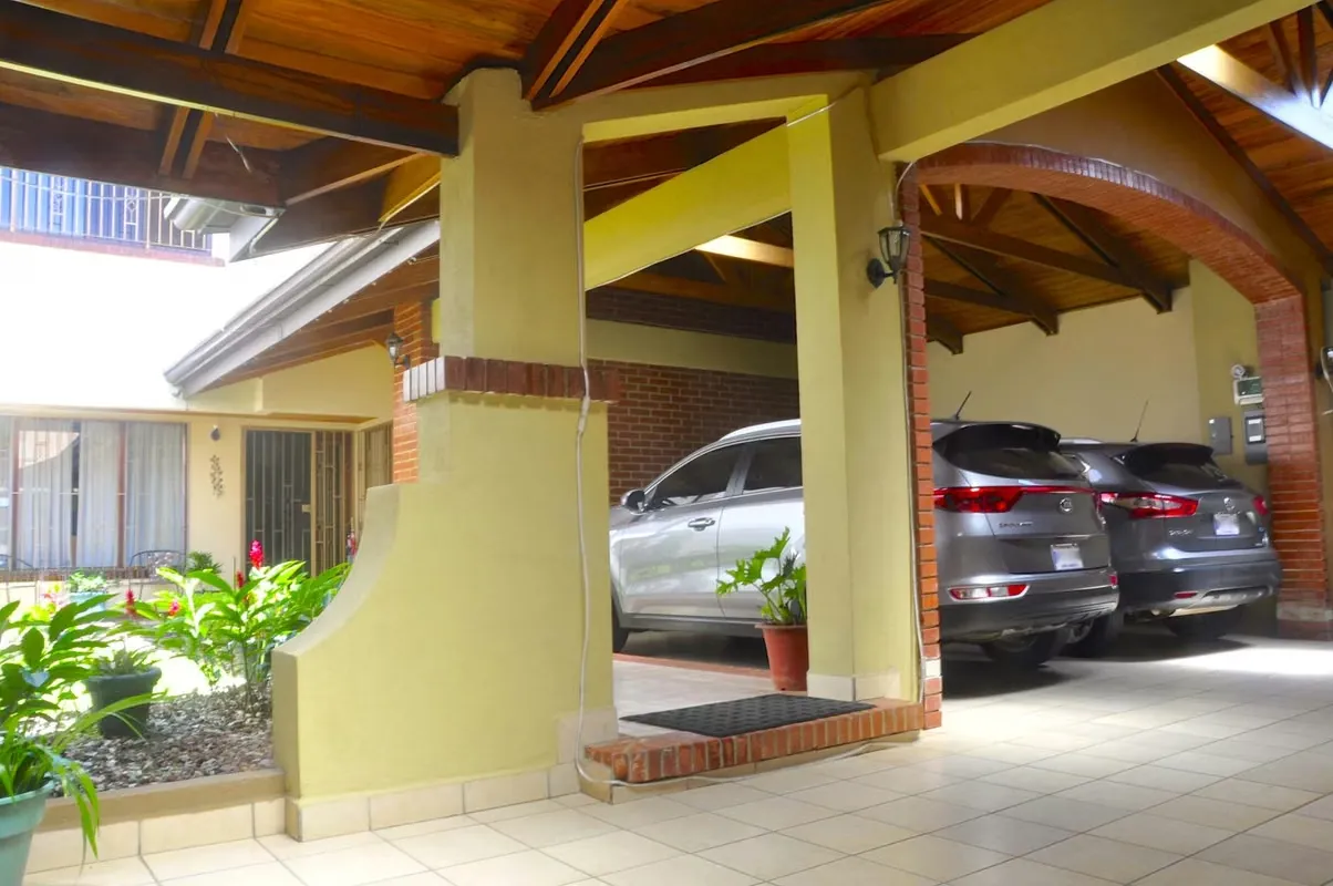 Casa en Venta en Heredia