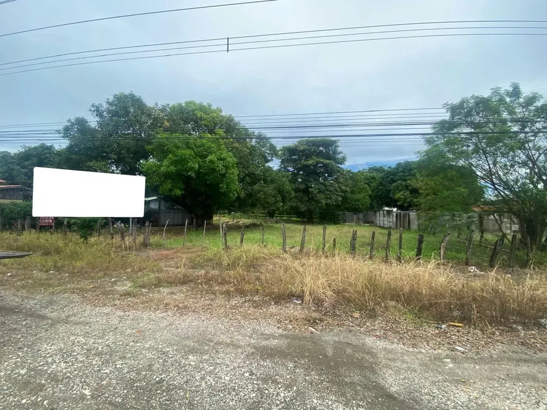 VENTA LOTE COMERCIAL en SANTA CRUZ GUANACASTE.