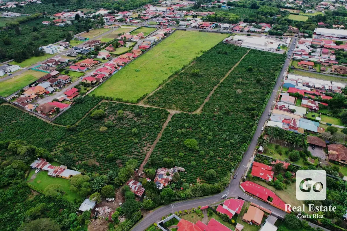 Go Real Estate Costa Rica offers for sale an ideal land for commercial or residential development, strategically located in San Vicente, Santo Domingo, Heredia. This land ...