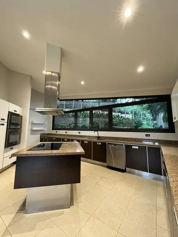 House for sale in Santa Ana