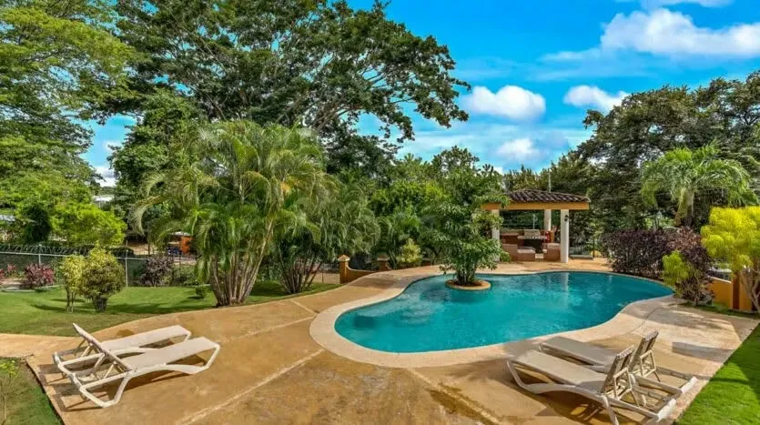 Venta de apartamento en Tamarindo a tan solo 10 minutos de las playa