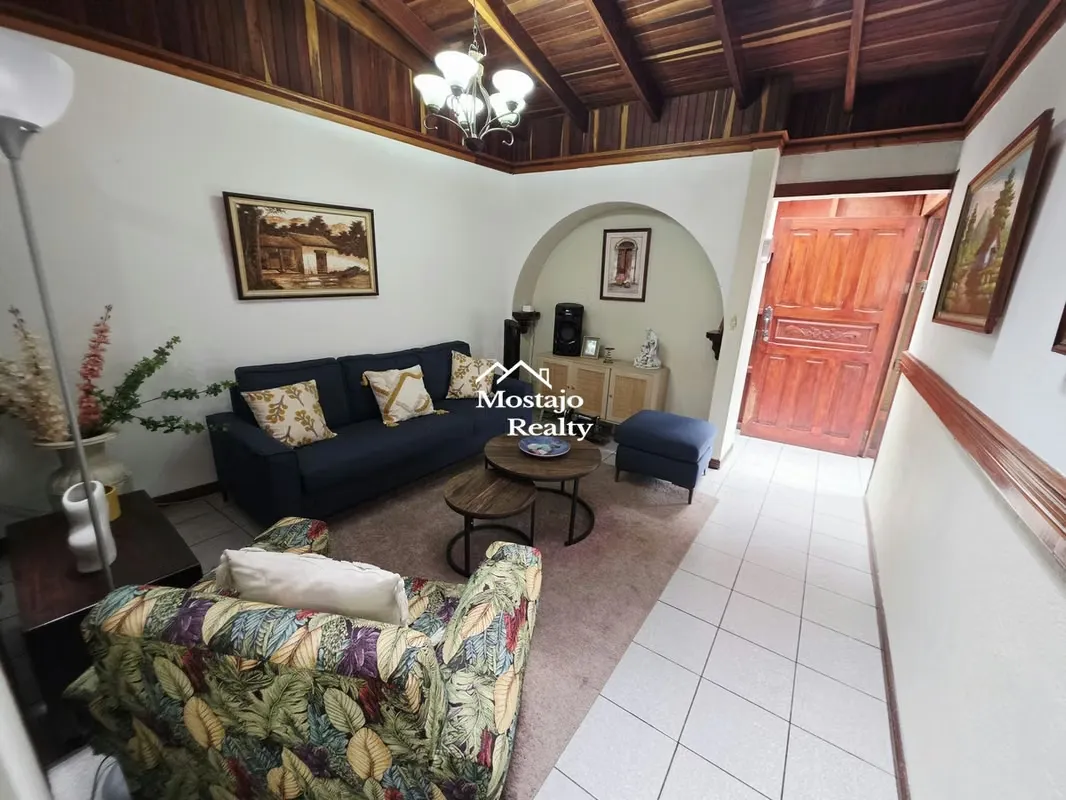 Venta de casa independiente, Avenida Principal, San Rafael de Escazu