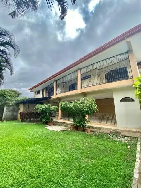 For Sale: Spectacular Independent House in Escazú – $1,150,000 6 BDR 10 car Parking
