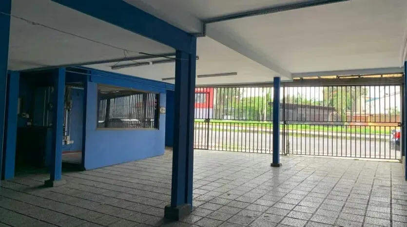Venta de edificio en Zapote, en remate bancario.