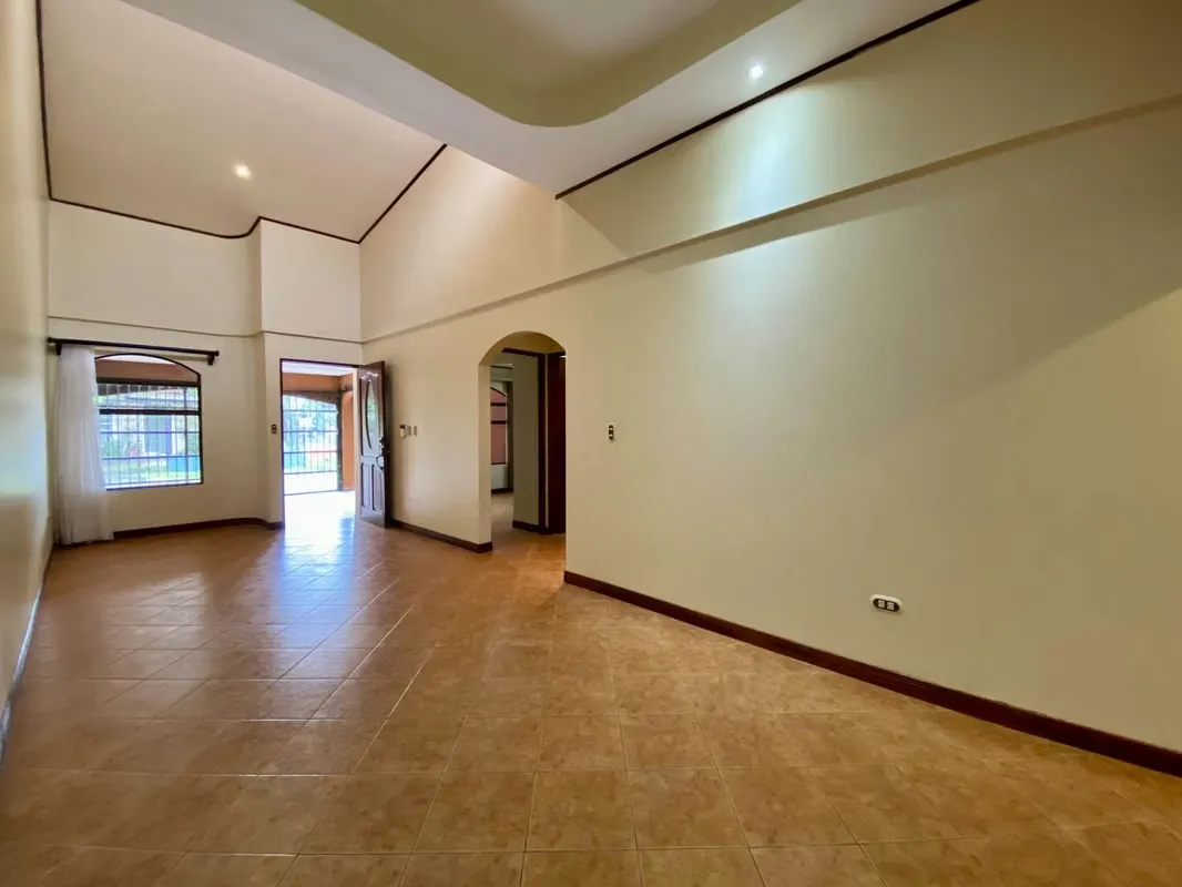 Venta de Casa en San Francisco de Heredia. 26-2083