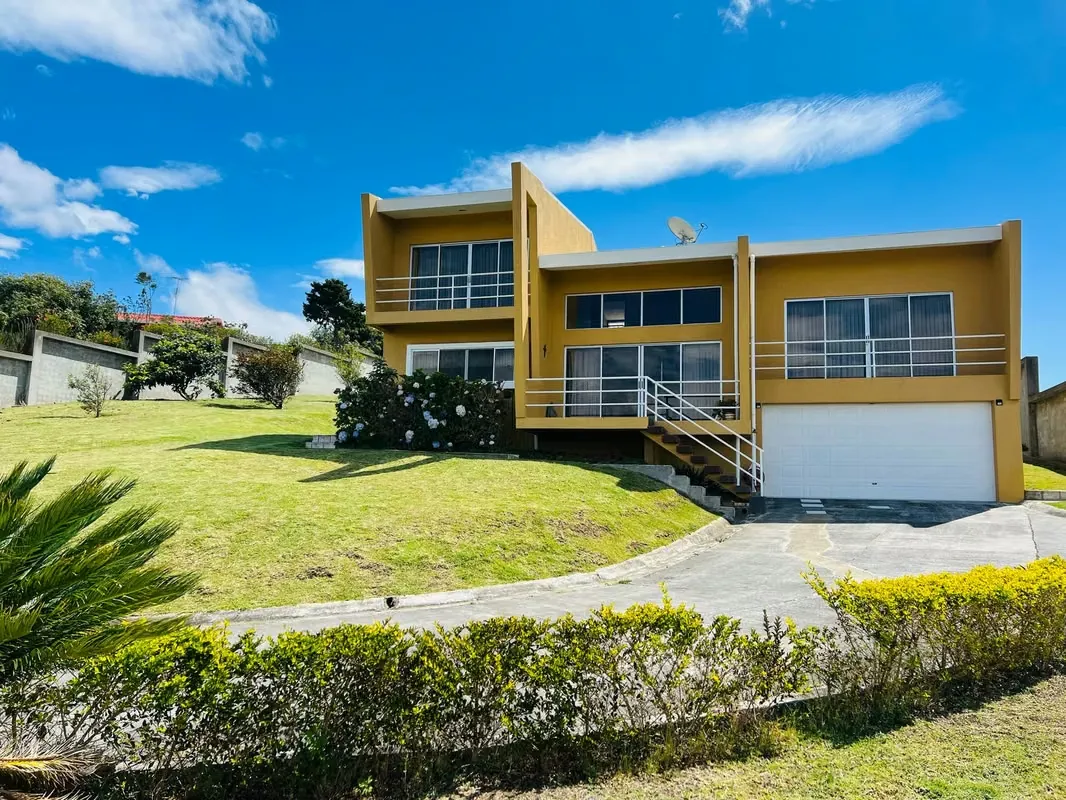 Venta de Casa en LLano Grande de Cartago con terreno amplio