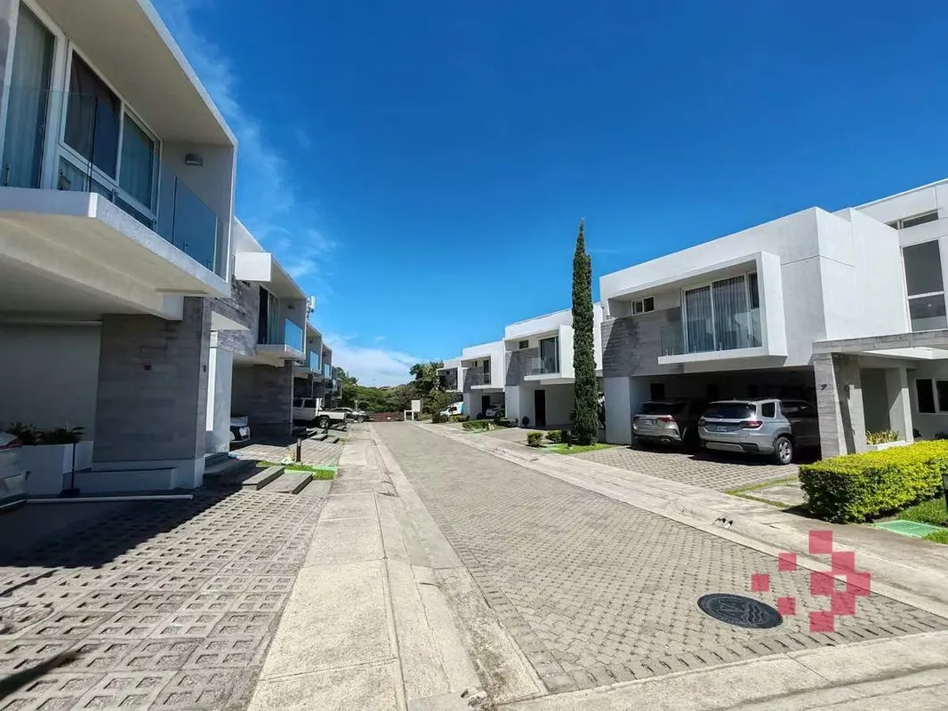 Modern house for sale, Escazú, Guachipelín Norte.