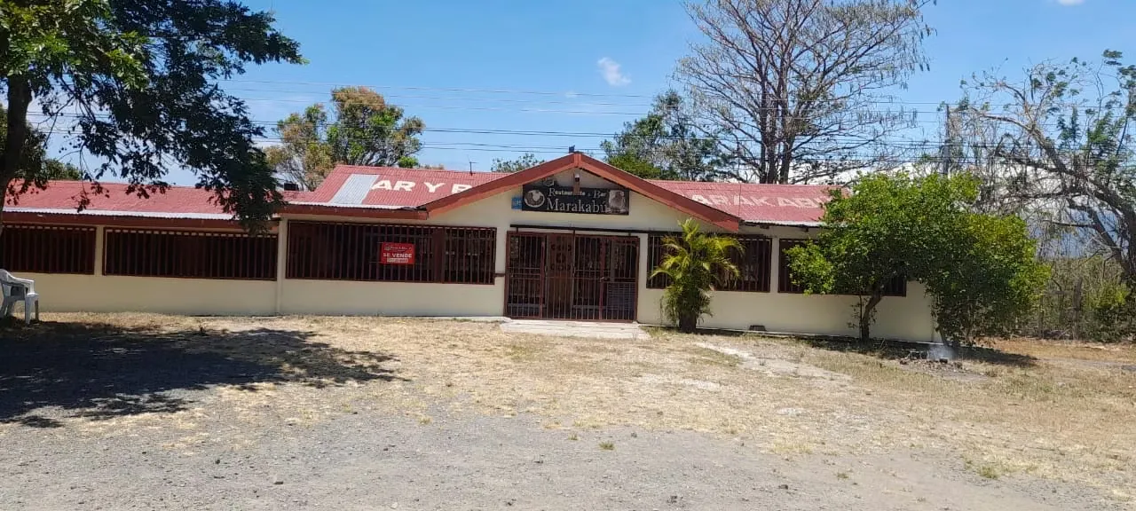 Strategically located on Route Interamericana 1, this site combines high vehicle traffic with the charm of La Cruz's ...