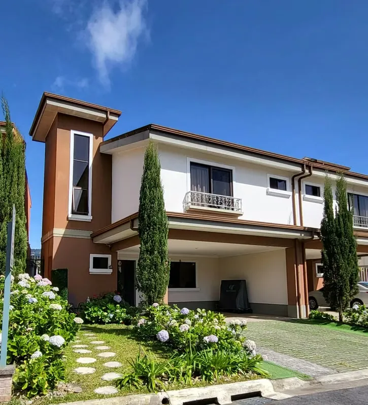 id # 37745 Venta de Casa en Concepción de Tres Ríos.