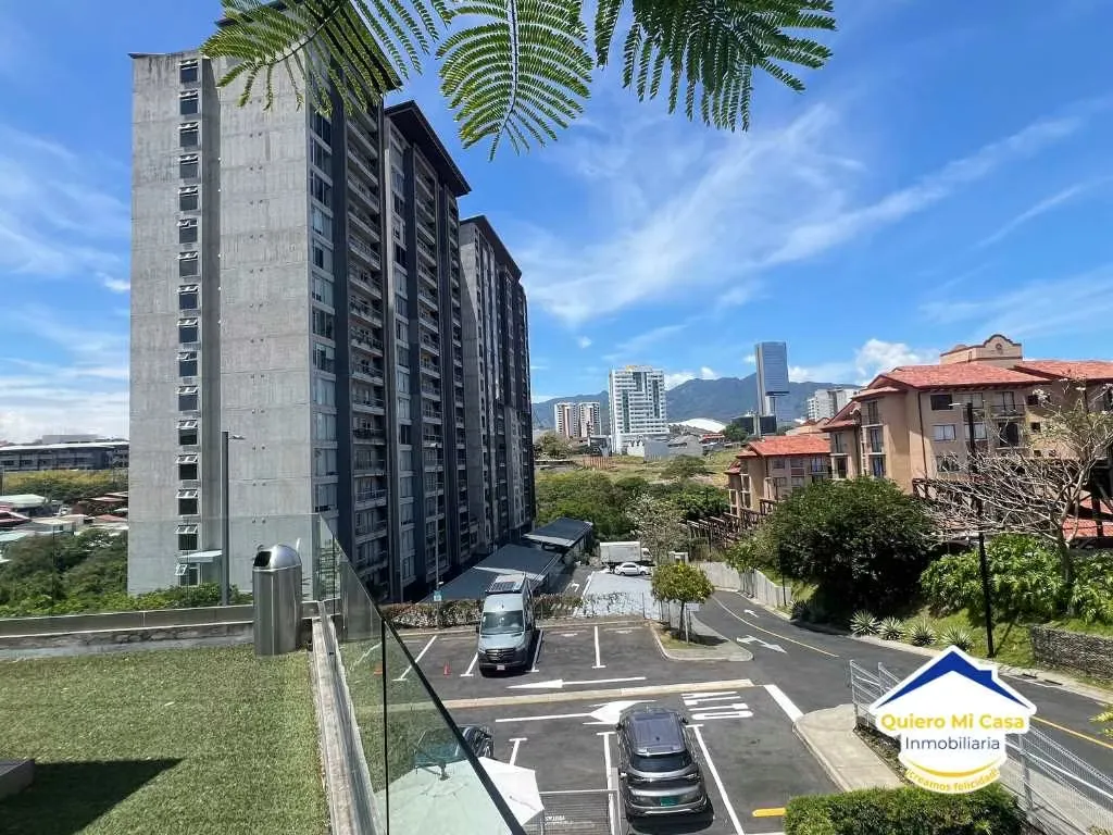 INVERSION Airbnb Apartamento La Uruca  en Azenza Towers