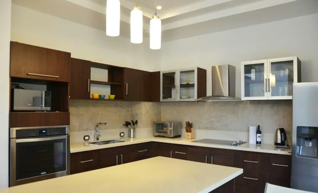 Heredia Modern House in Francosta Condominium High Ceilings Illuminated