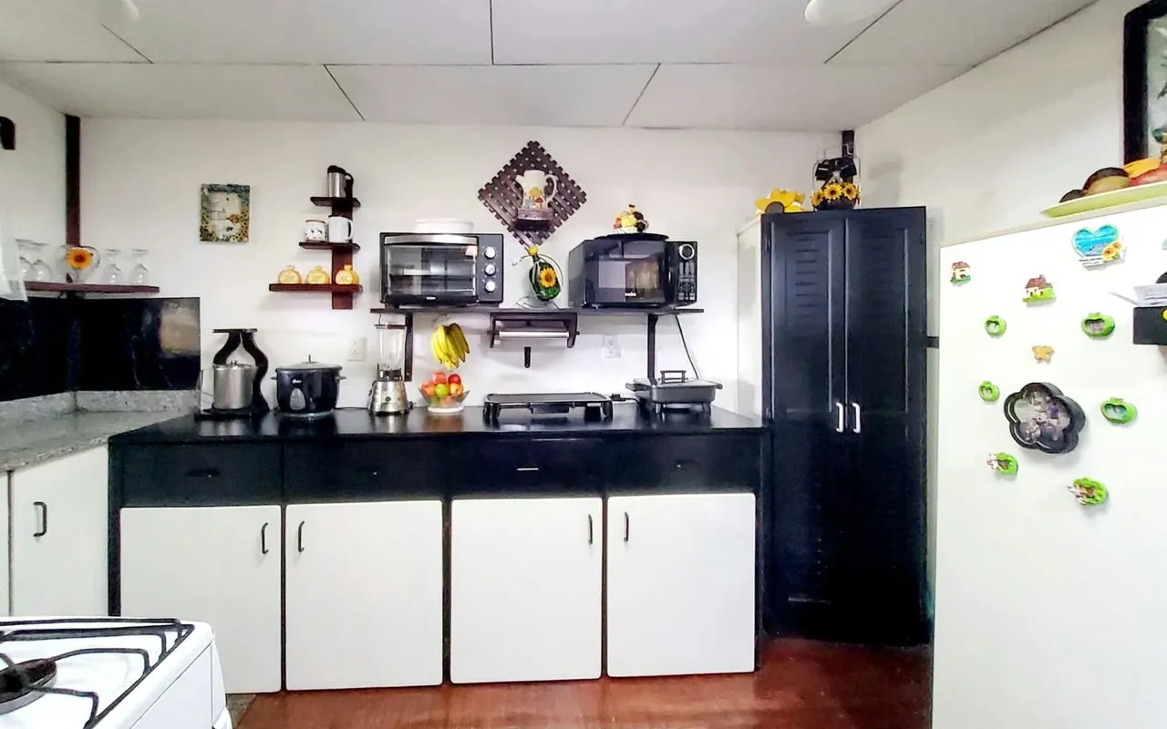 CASA EN VENTA + APARTAMENTO INDEPENDIENTE, LOYOLA CARTAGO