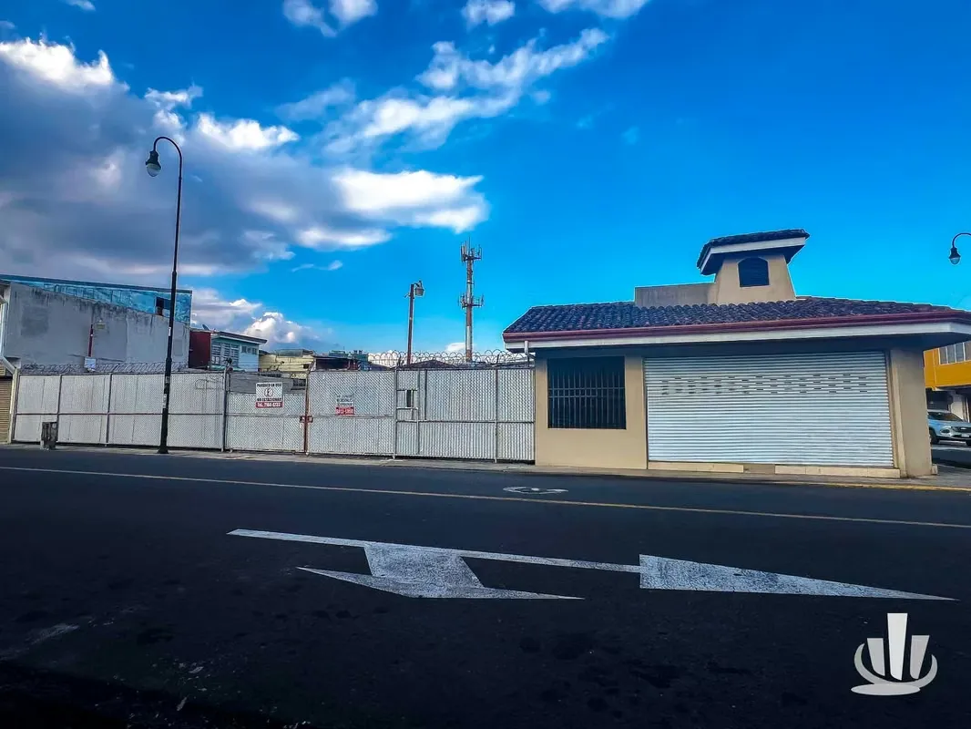 Parqueo en venta Barrio Luján