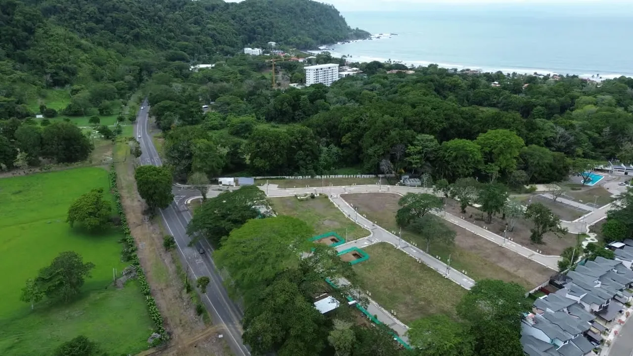 LOT FOR SALE IN CONDO 5 MINUTES FROM THE BEACH (JACO, PUNTARENAS)