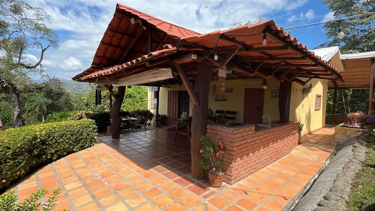Venta de Propiedad en Esparza, Condominio La Quinta Esencia