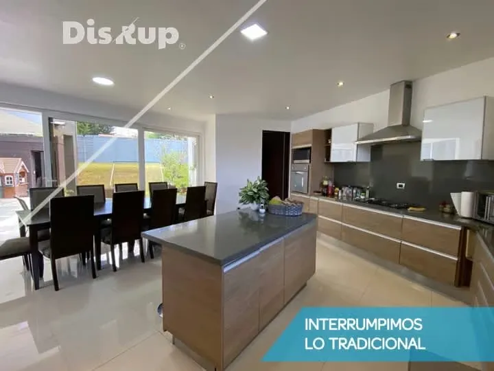 Venta de casa de 4 hab. en amplio terreno. San Rafael. Montes de Oca