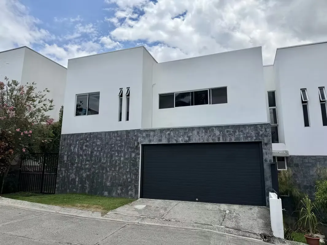 HOUSE IN BOUTIQUE CONDOMINIUM FOR SALE LAS VUELTAS LA GUACIMA EM59