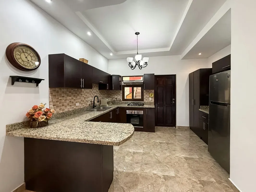 Se vende Casa de 1 nivel, amueblada en Jacó, Puntarenas (MV).