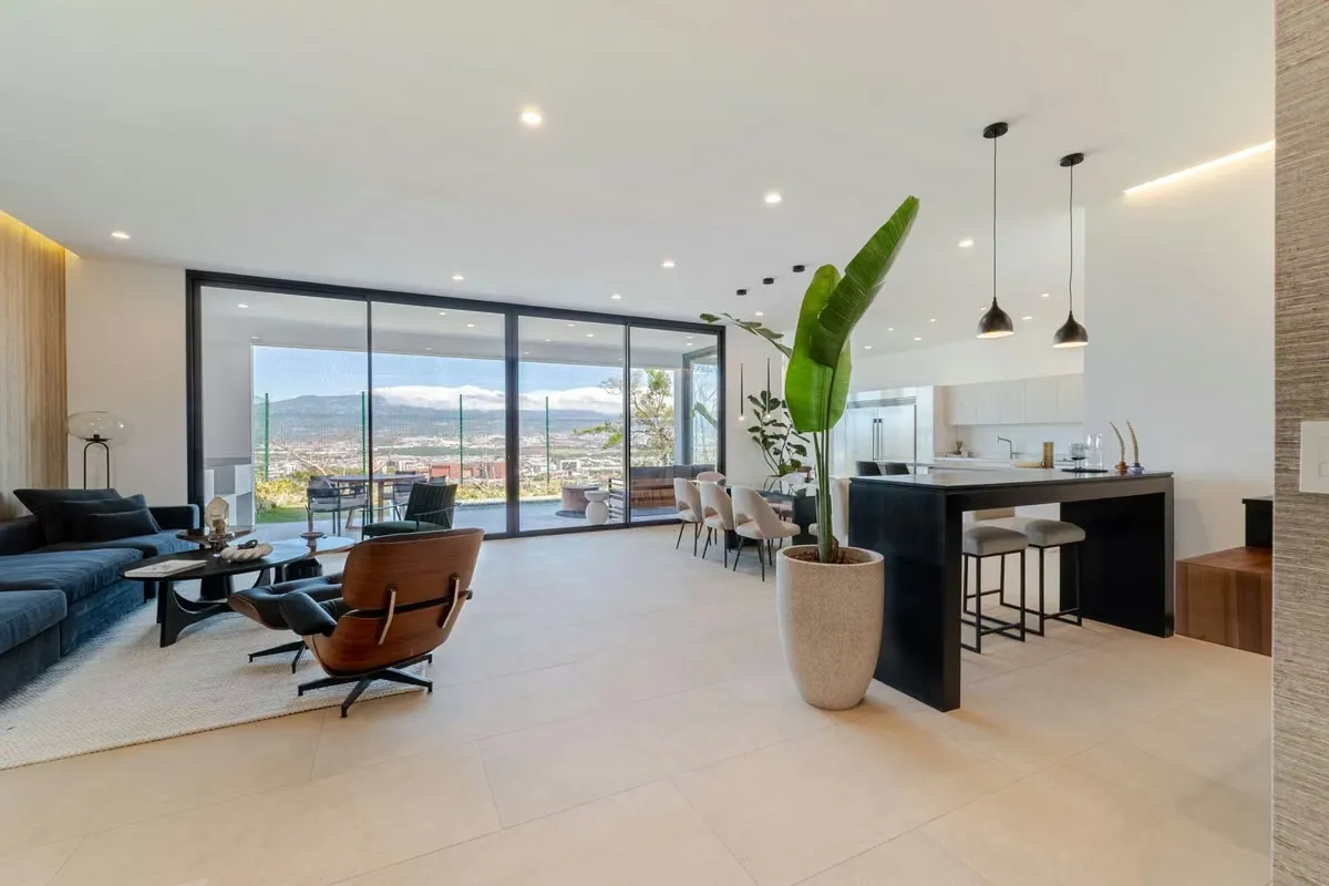 Venta de espectacular casa con excelente ubicación en Escazú