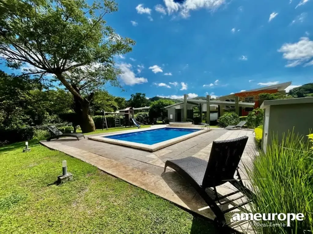 PARA INVERSION! POZOS DE SANTA ANA! CASA de 3 HAB/2.5BAÑOS/JARDIN/AREAS SOCIALES