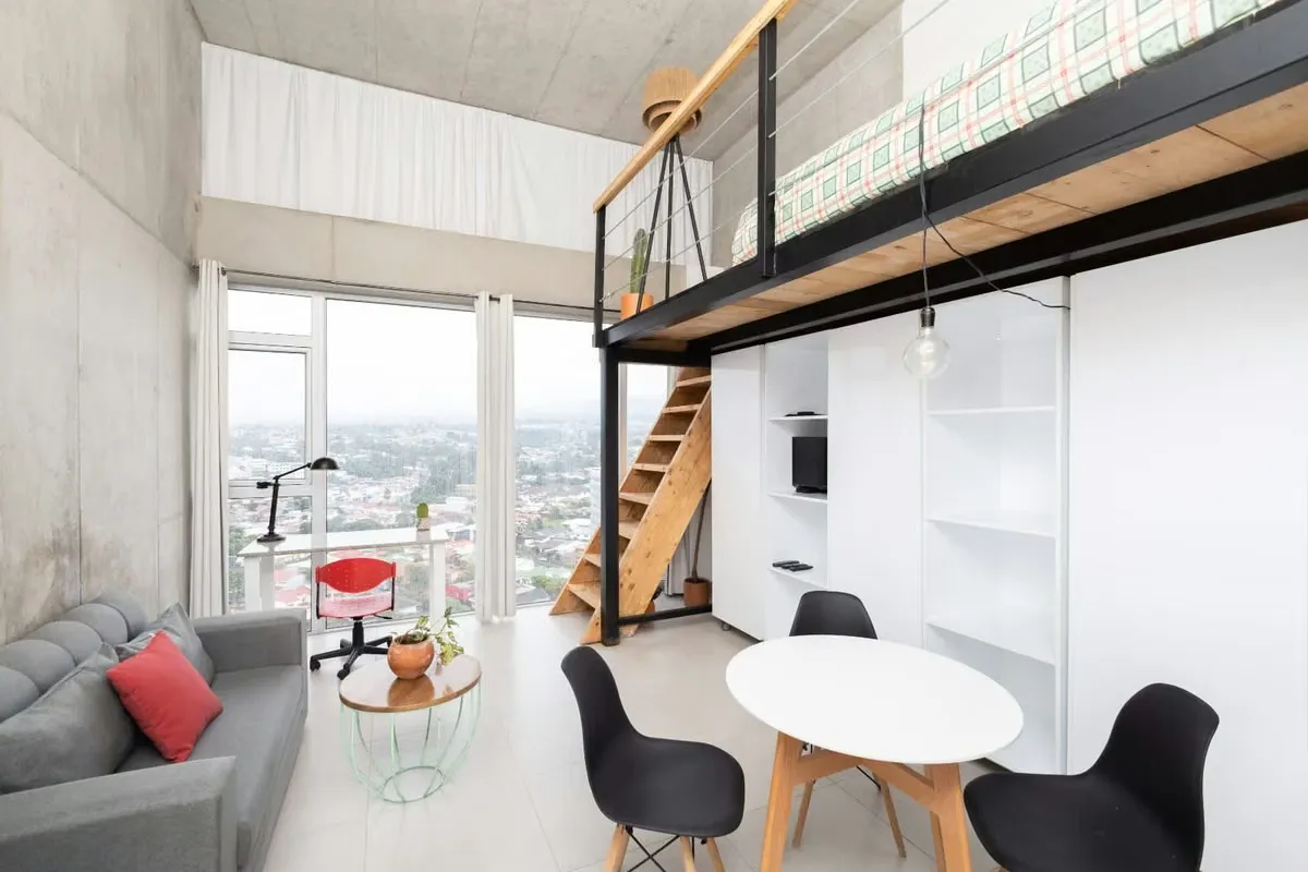 It sells Beautiful Apartment Type Loft with Mezanine in Strawberries - Fully Furnished!