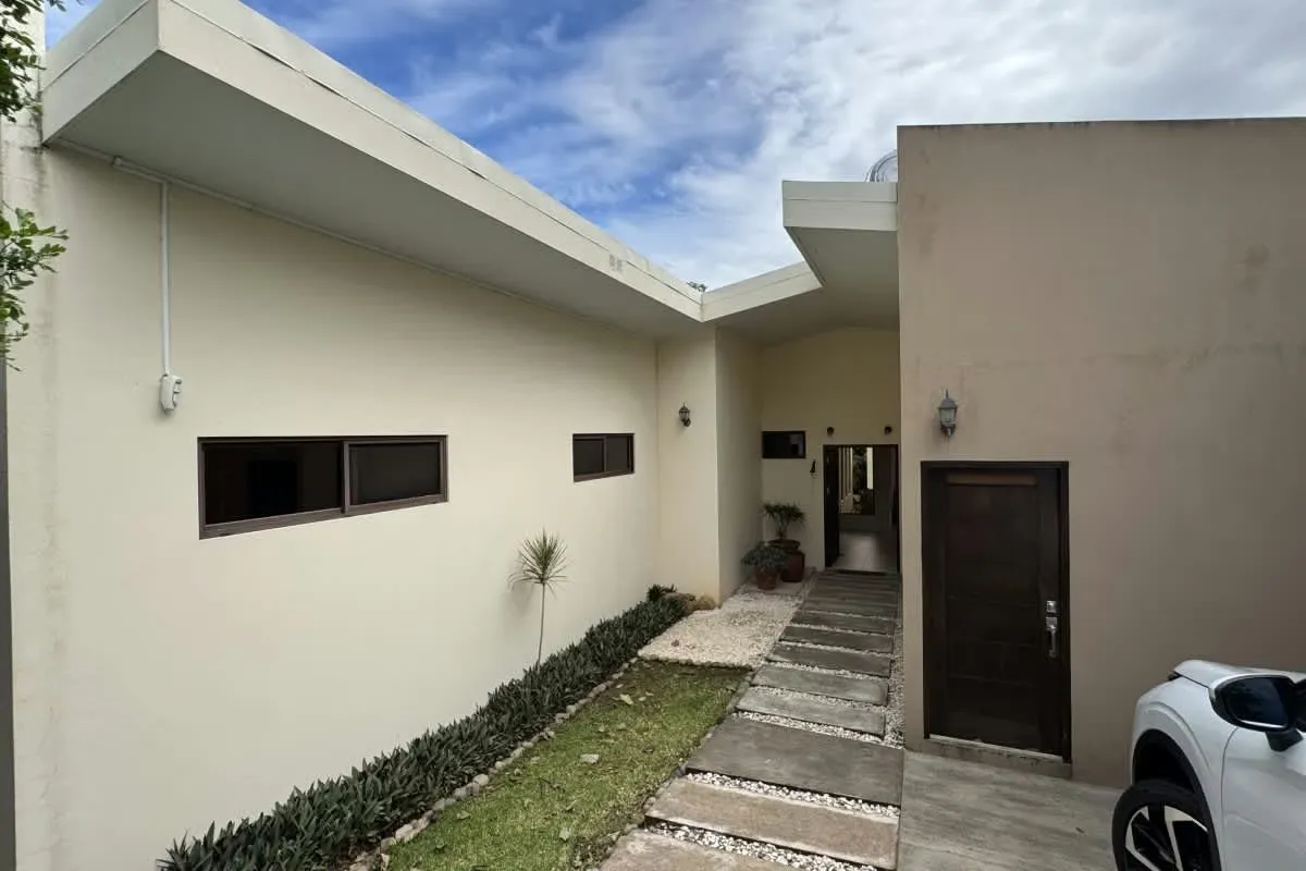 Venta Casa en Santa Ana de Un Nivel