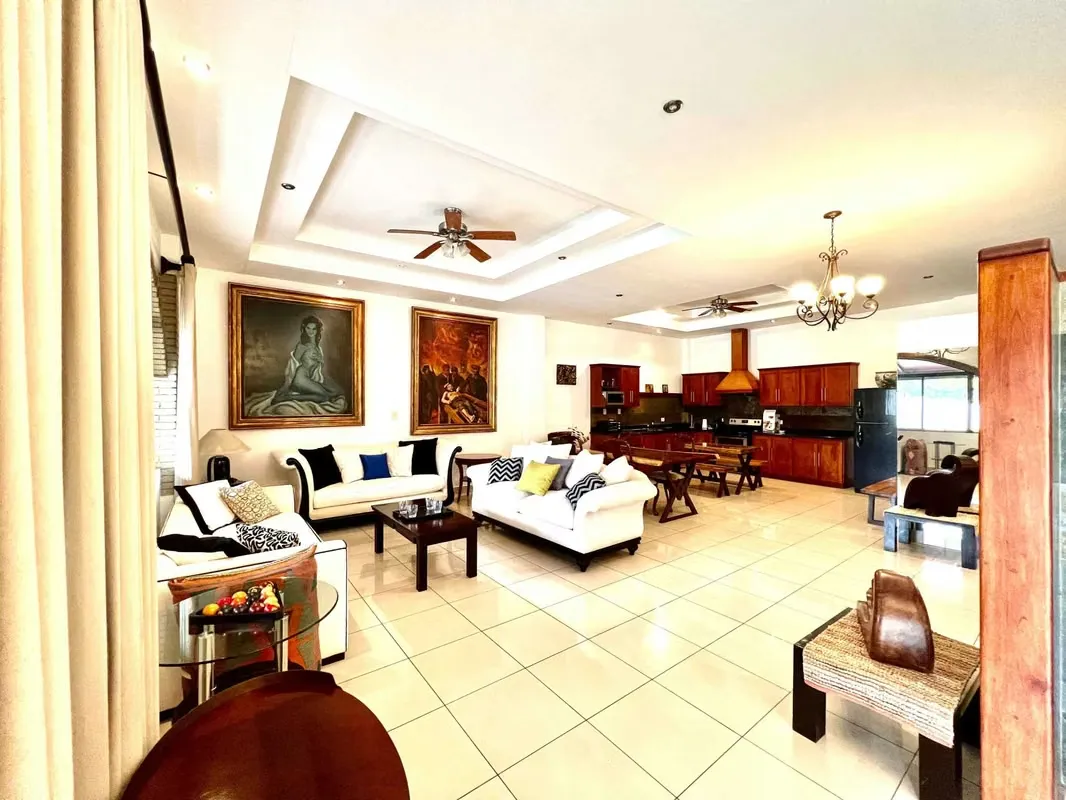 VENTA DE PRECIOSA CASA EN SAN RAFAEL