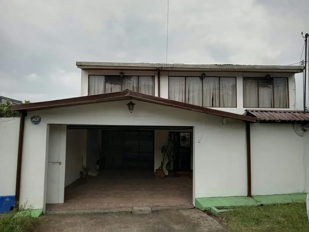 HEREDIA. SAN ISIDRO. CASA EN VENTA. COD108  SOLO CONTADO