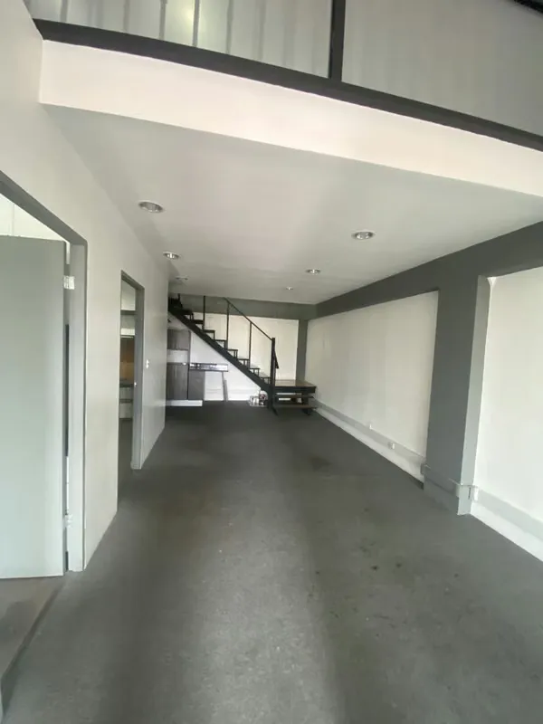 Excelente opción de local comercial con magnífica ubicación en Guachipelín de Escazú.