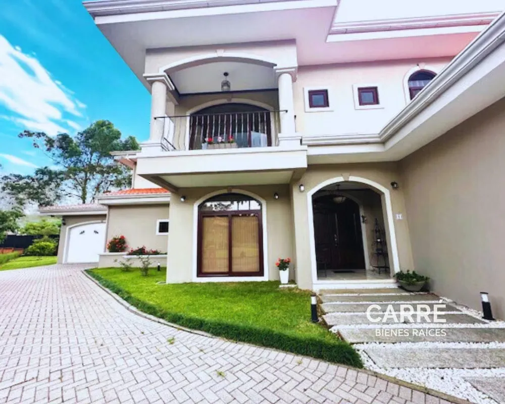 Casa de 4 habitaciones en Condominio Colinas de Montealegre