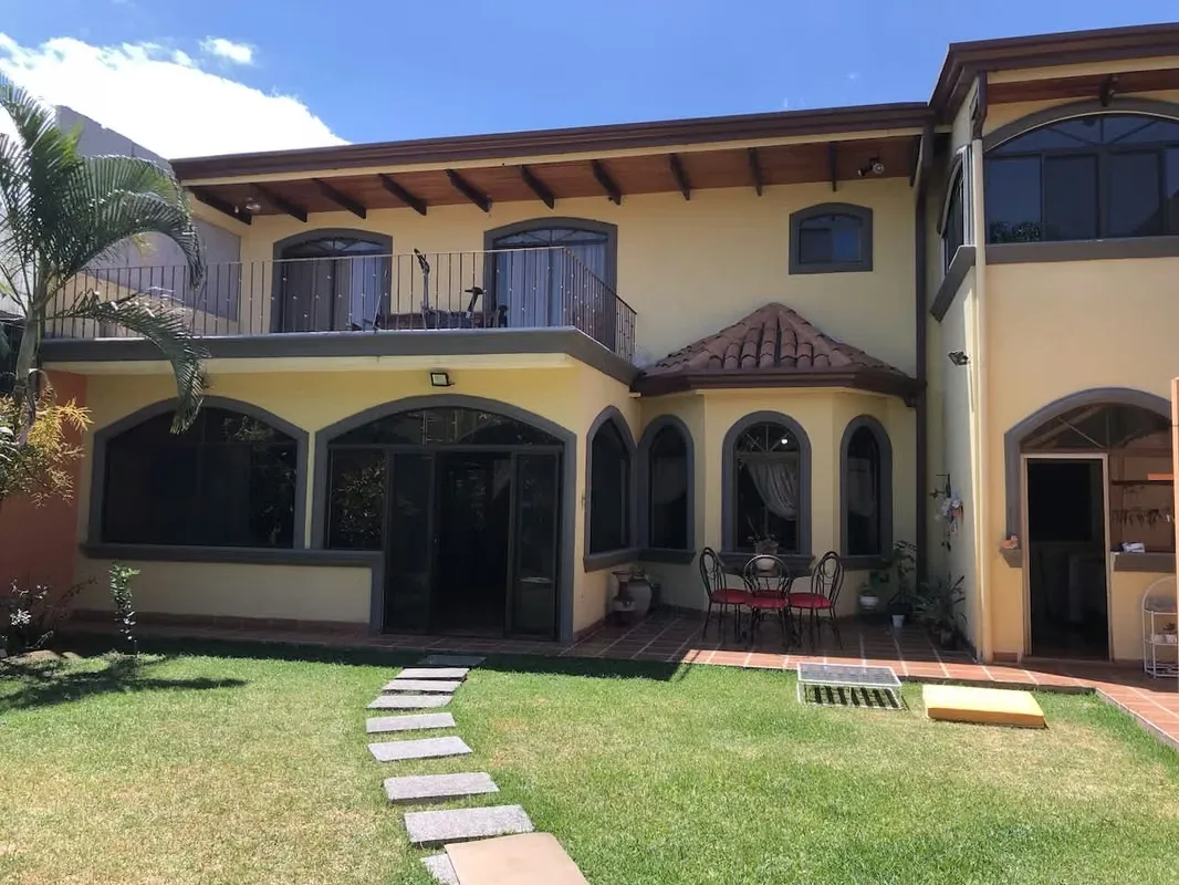 VENTA DE CASA EN RESIDENCIAL EN POZOS SANTA ANA