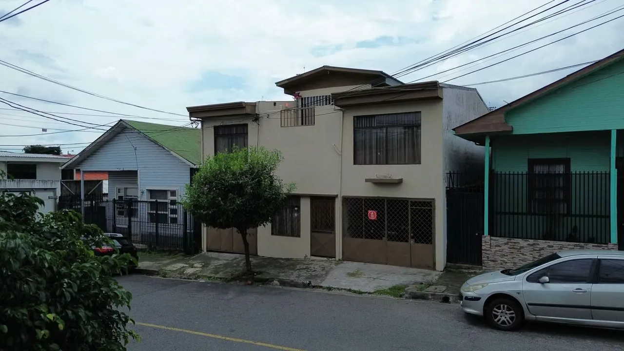 Ubicada estratégicamente en el corazón de San José, a solo 200 metros del futuro Proyecto Ciudad Gobierno y cerca ...