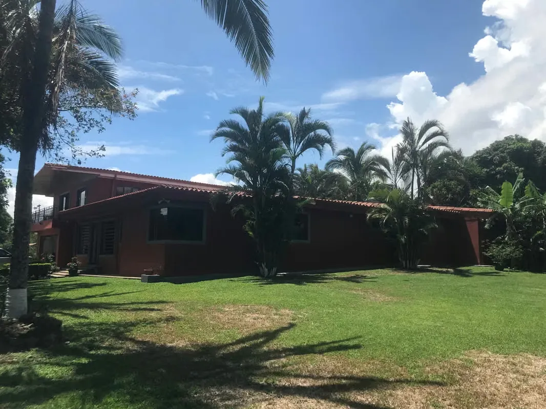 VENTA DE CASA INDEPENDIENTE EN SANTA ANA-BRASIL