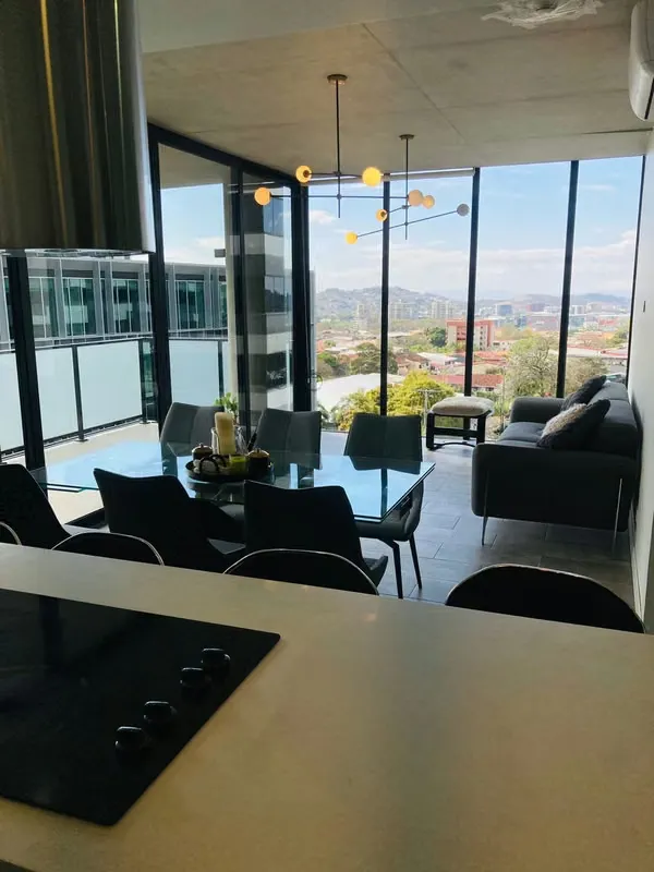ALQUILER DE APARTAMENTO AMUEBLADA EN SAN ANTONIO DE ESCAZÚ*