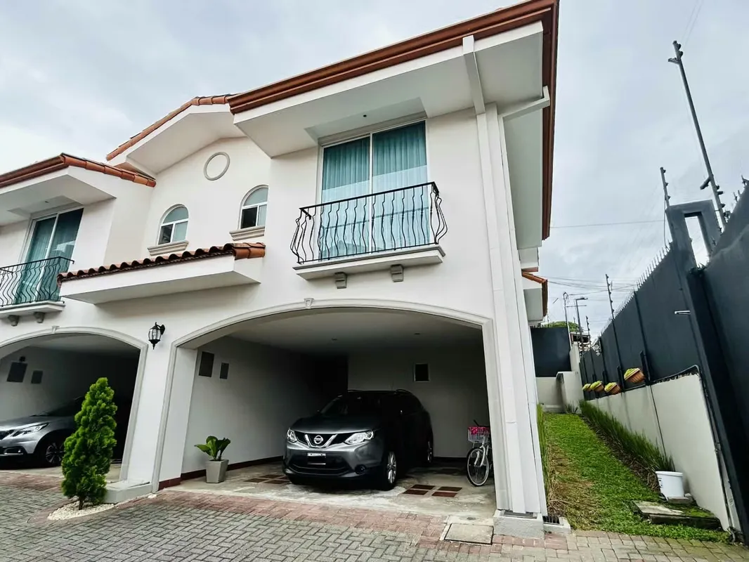 Opportunity! House for Sale in a Private Condominium of Only 10 Units – Rohrmoser, San José