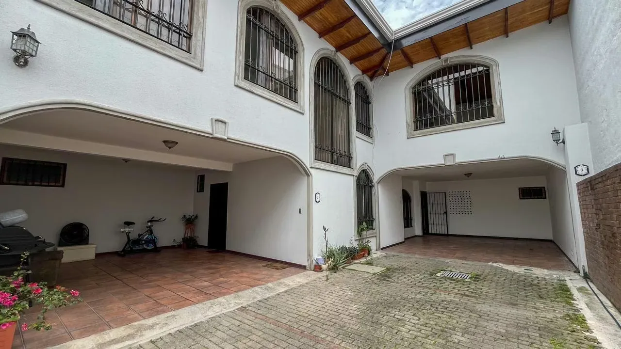 Se vende. Escazú: 2 townhouses en zona exclusiva a precio de oportunidad
